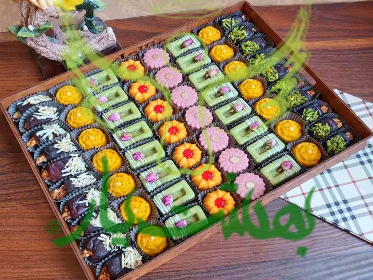 خرید اینترنتی مخلوط انواع حلوا مجلسی زعفرانی با خرما گردویی در بهشت یار